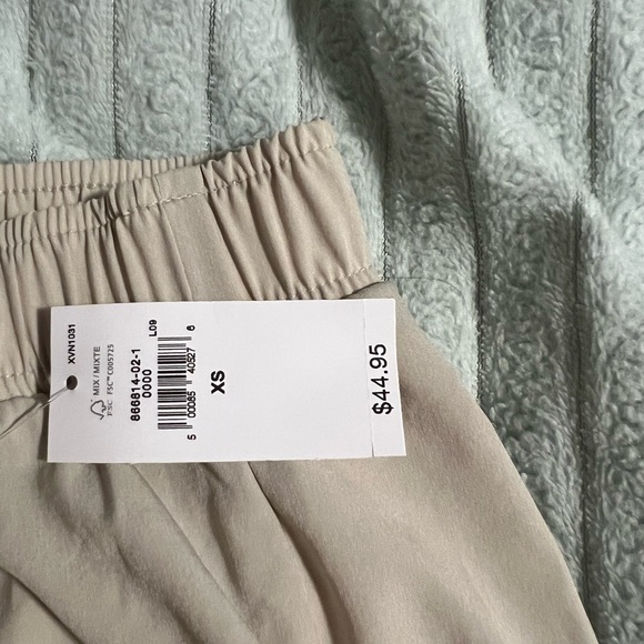 Gap Fit Runaround Shorts size XS NWT - Picture 3 of 6